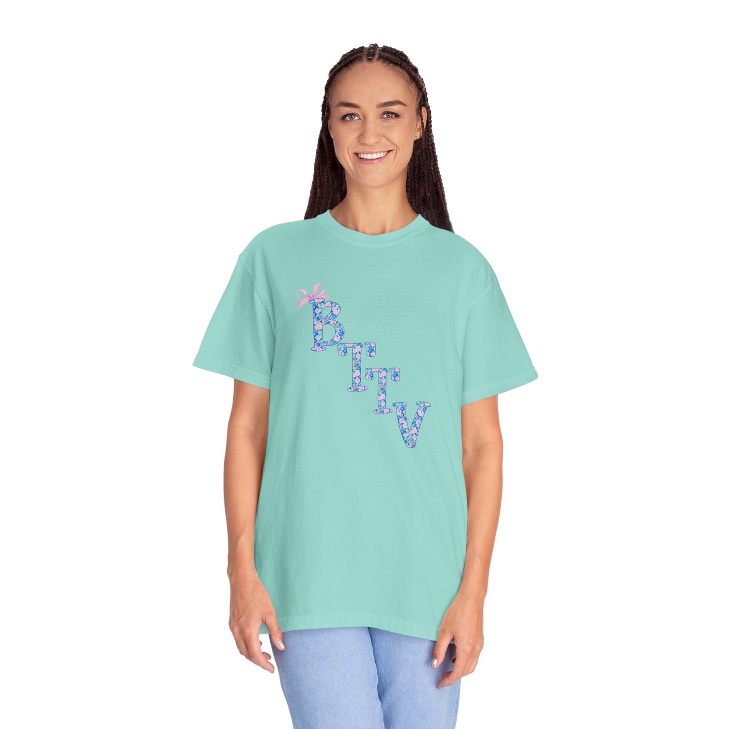 BTTV CUTSIE — Cute Pastel Graphic Tee with Bow Accent