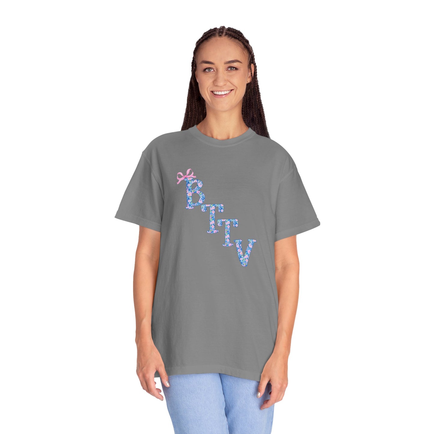 BTTV CUTSIE — Cute Pastel Graphic Tee with Bow Accent